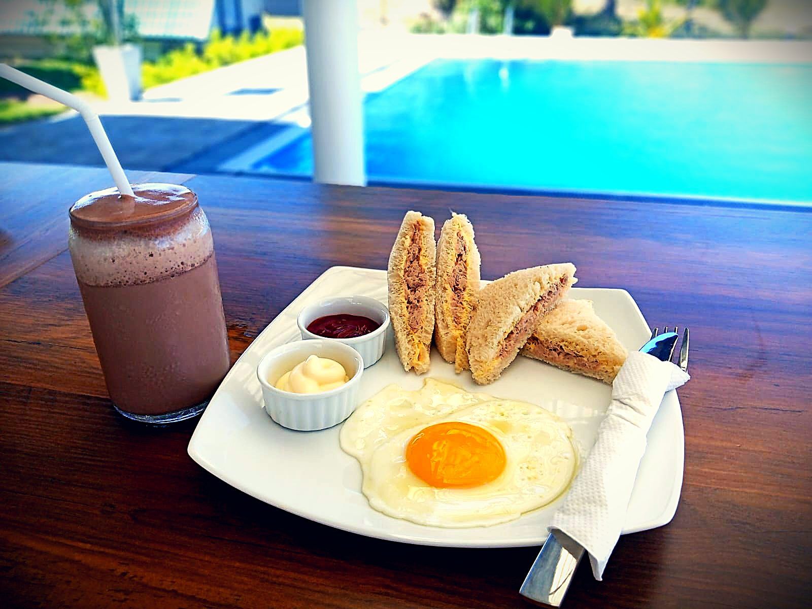 Eggs, toast and a morning smoothie