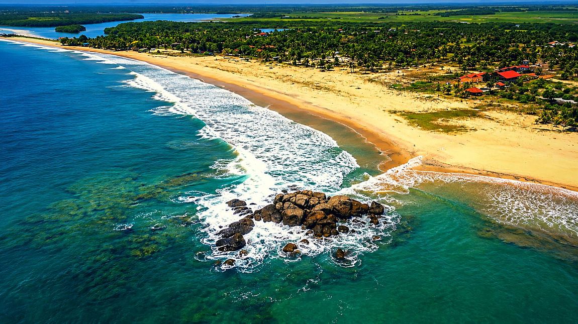 Whisky Point surf break, Arugam Bay